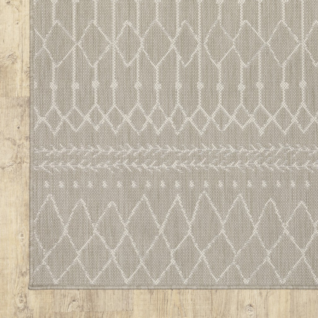 3' X 5' Gray and Ivory Indoor Outdoor Area Rug