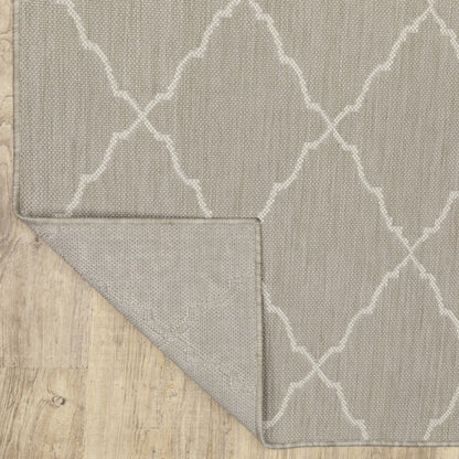 7' X 9' Gray and Ivory Indoor Outdoor Area Rug