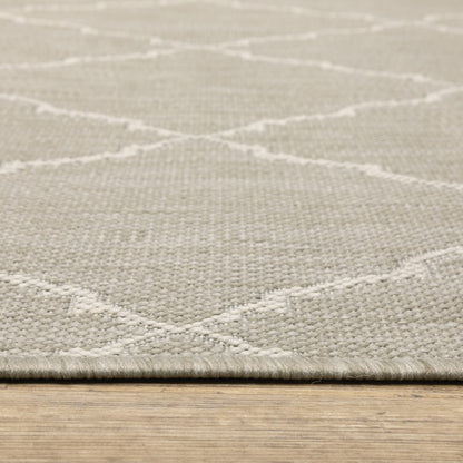 7' X 9' Gray and Ivory Indoor Outdoor Area Rug