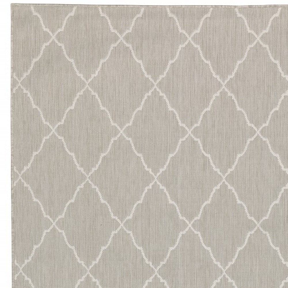 7' X 9' Gray and Ivory Indoor Outdoor Area Rug