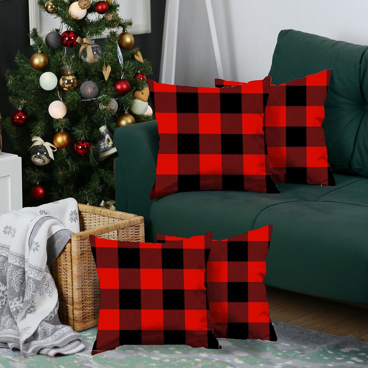 Set Of Four 18 X 18 Red And Black Plaid Zippered Polyester Christmas Throw Pillow