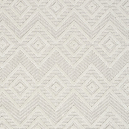 5' X 7' Ivory And White Argyle Indoor Outdoor Area Rug