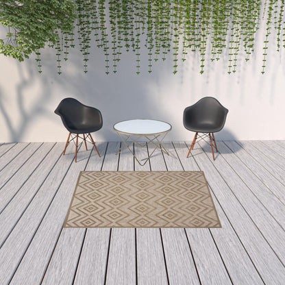 5' X 7' Natural Beige Argyle Indoor Outdoor Area Rug