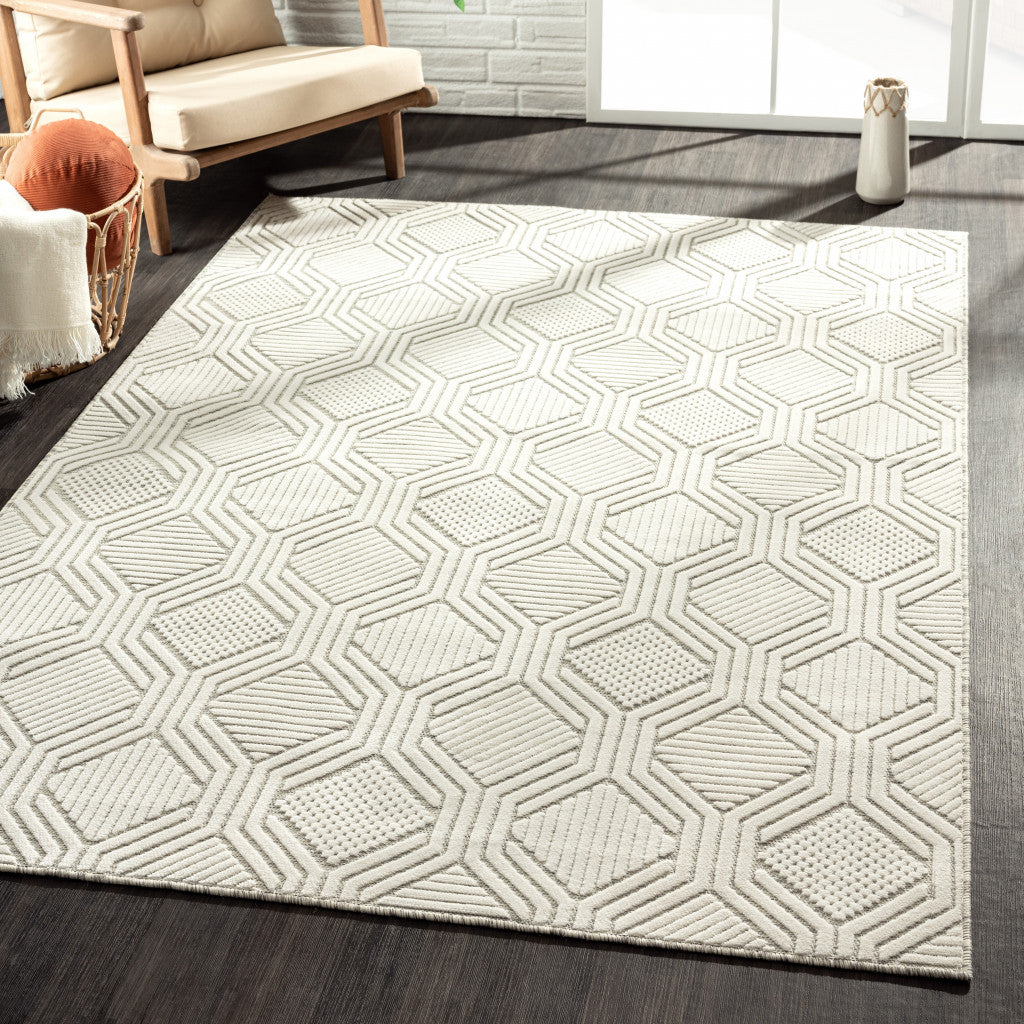 5' X 7' Gray And Ivory Geometric Stain Resistant Indoor Outdoor Area Rug