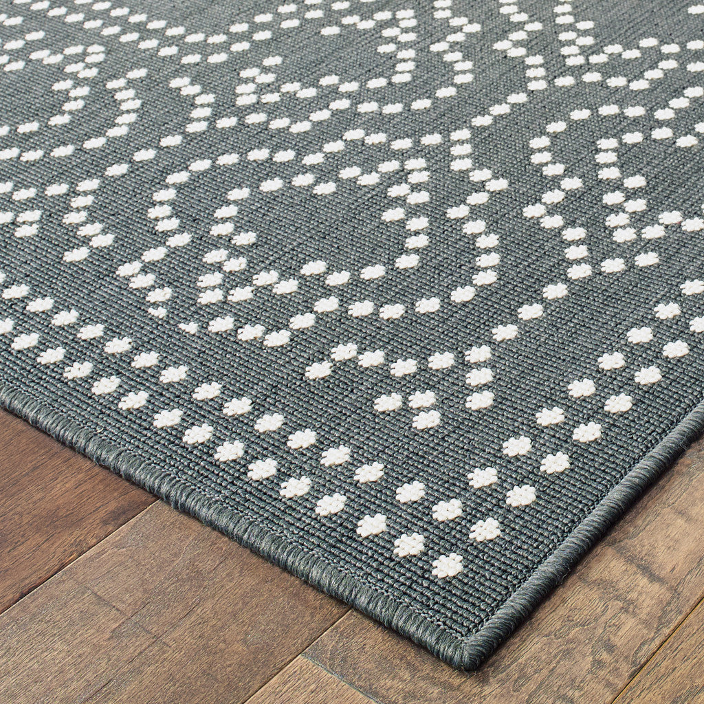 4' X 6' Gray and Ivory Stain Resistant Indoor Outdoor Area Rug