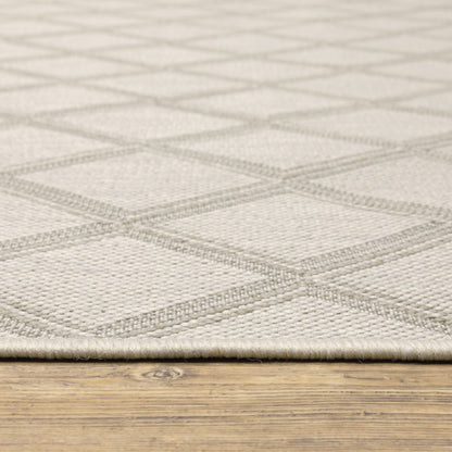 5' X 7' Gray and Ivory Geometric Stain Resistant Indoor Outdoor Area Rug