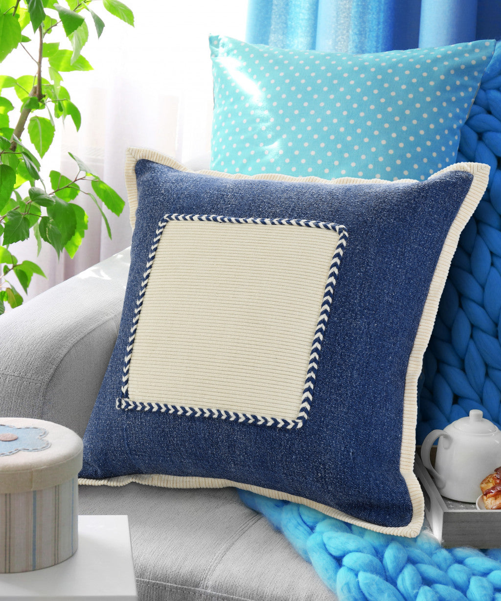 20" X 20" Navy And Cream 100% Cotton Zippered Pillow