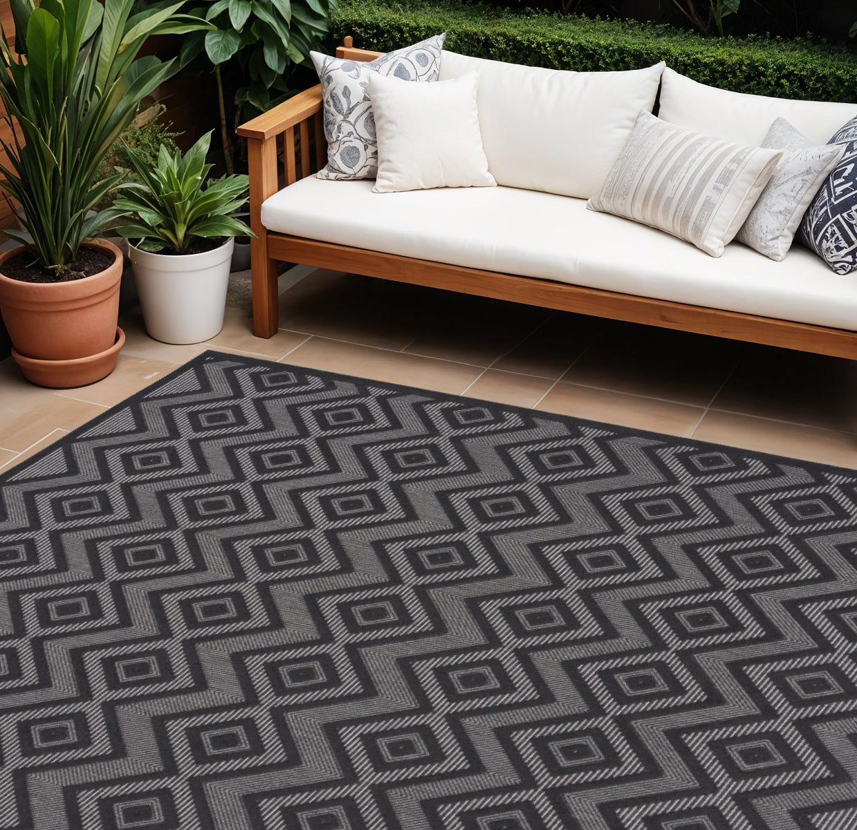 9' X 12' Black Geometric Flatweave Area Rug